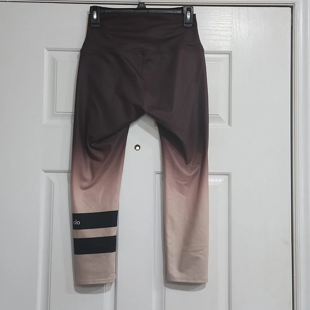 Alo Yoga Airbrush Capri Legging - Brown Ombre Fade with Stripe